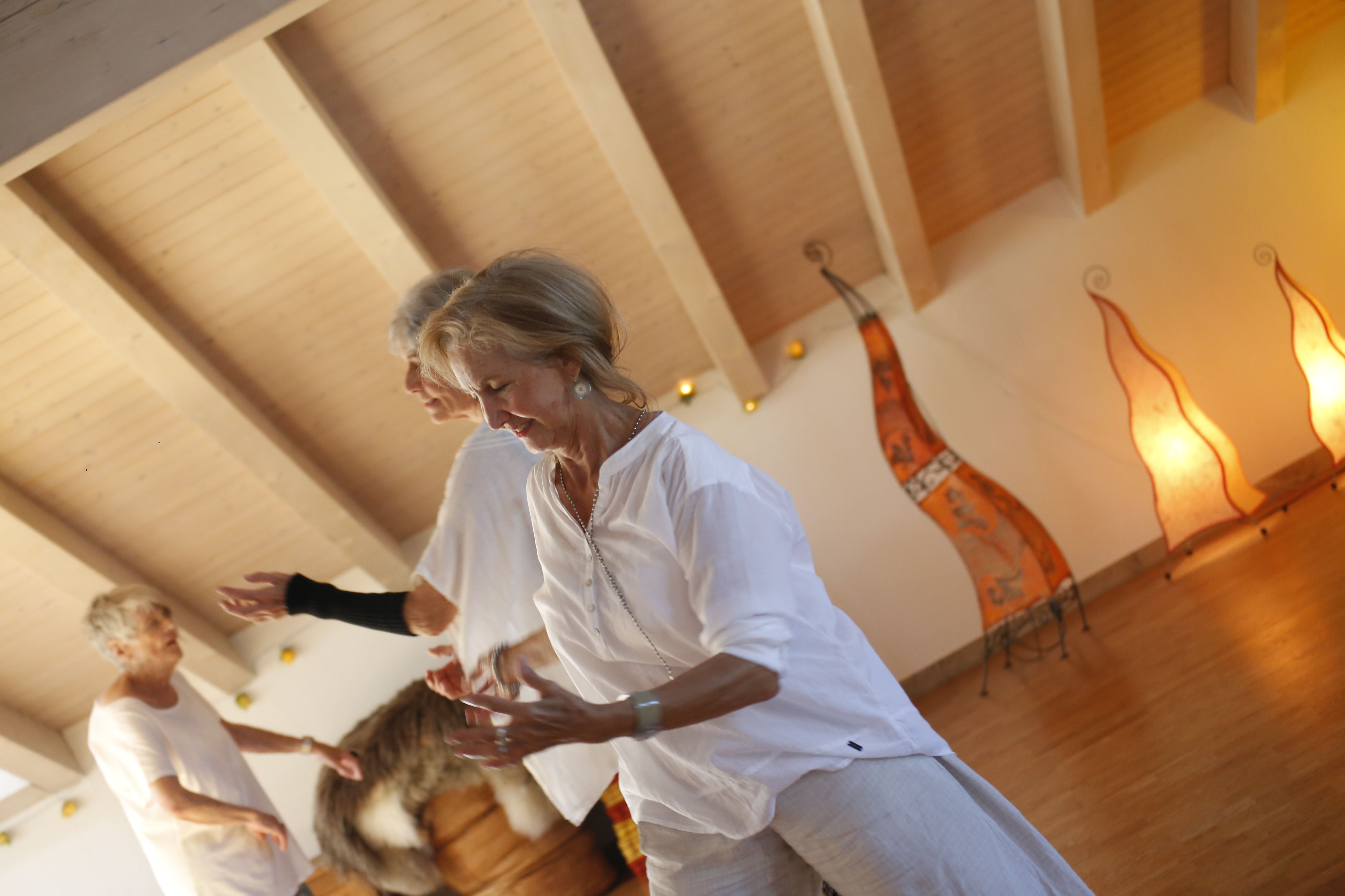 frausein aus liebe zur erde, stefanie heinis, arlesheim, dornach, tanz, natur, meditation, ritual