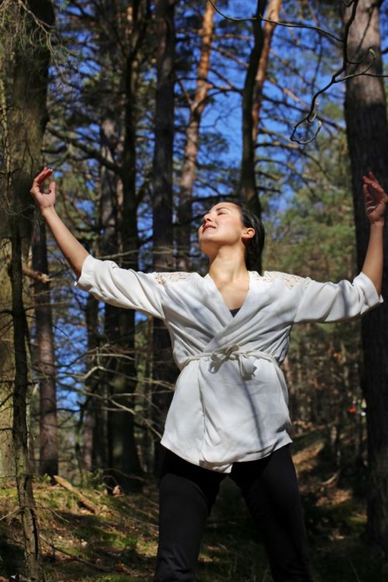 frausein aus liebe zur erde, stefanie heinis, arlesheim, dornach, tanz, natur, meditation, ritual