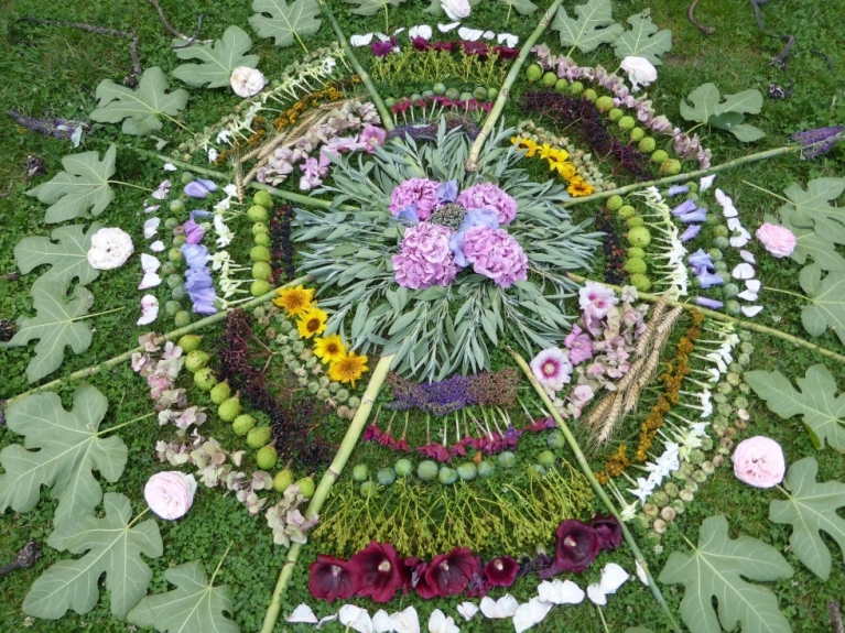 tanzen wie ich bin frauenkreis tanz meditation natur 