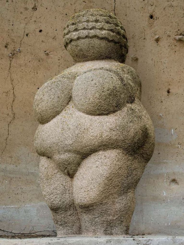 frausein aus liebe zur erde, stefanie heinis, arlesheim, dornach, tanz, natur, meditation, ritual