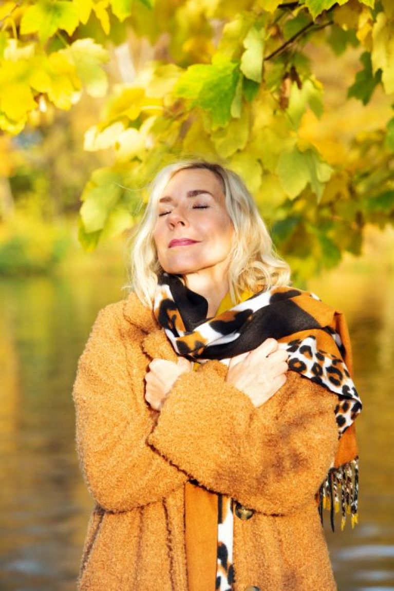 Frausein aus Liebe zur Erde, Stefanie Heinis, Tanz, Ritual, Natur, Herzsingen, Dornach, Arlesheim